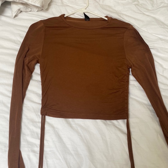 brown fitted tee - Picture 1 of 3